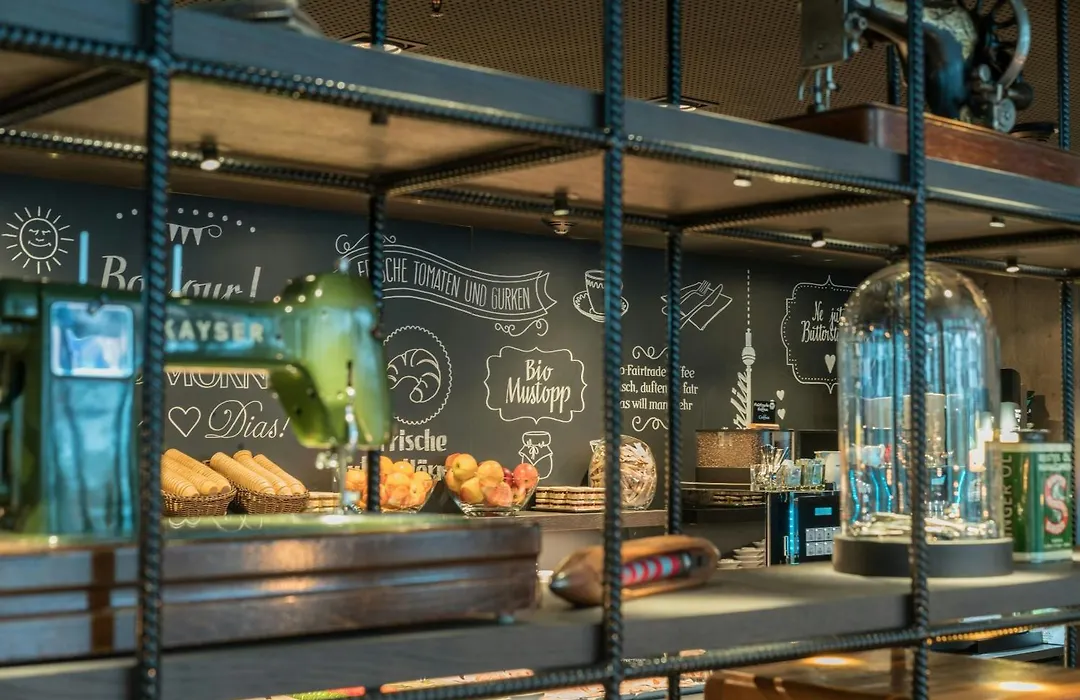 Motel One Berlin-Alexanderplatz-1